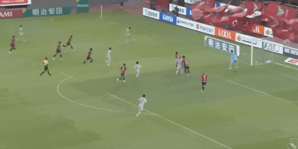 日职联半场：绀野和也屡造险，鹿岛鹿角暂0-0福冈黄蜂