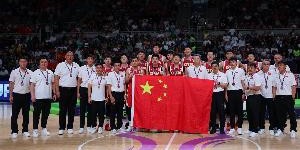 媒体人：中国男篮就像湘北打海南 拼尽全力 输球也是一种缺憾美