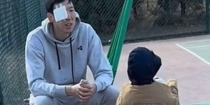 开云体育手机登录-顾家好男人！记者晒出周琦手术后回归家庭带娃照片