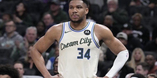 开云注册-铁林：雄鹿还让字母哥复出这太疯狂了 在我看来这没什么意义