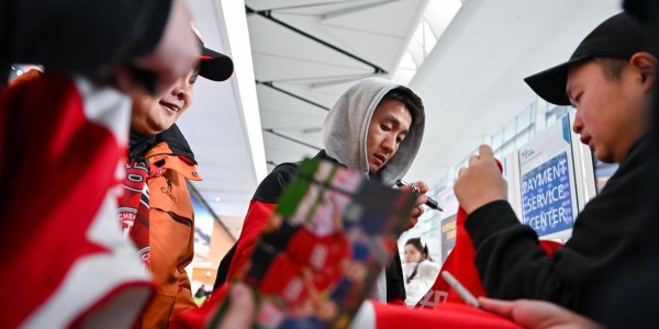 开云注册-有失公允？37岁吴曦斩获中国金球奖，论数据韦世豪不服，球迷热议