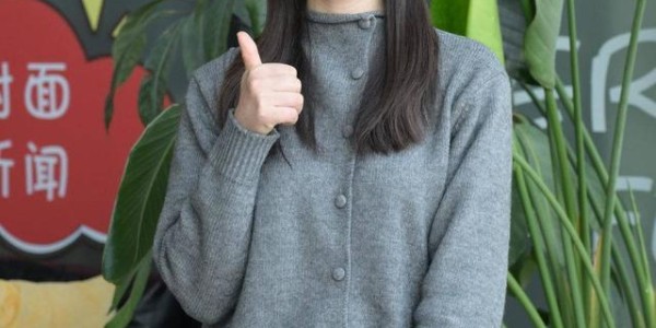 开云体育官网登录-2025赛季主客场全勤！这位成都蓉城女球迷“解锁”独一份荣誉丨封面头条