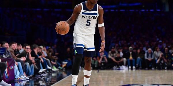 开云体育手机登录-Scotto：爱德华兹已获准恢复场上篮球训练活动 明日继续缺战活塞