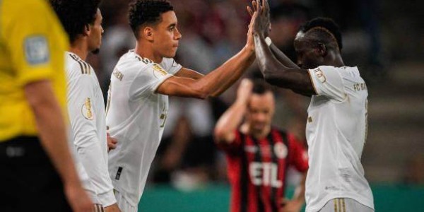 开云体育手机登录-新援全部首发表现出色 拜仁5比0轻松淘汰德丙鱼腩