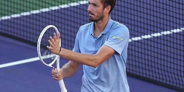 梅总爆掉阿卡原因揭秘，辛纳横扫紫薇却现隐忧，西尼娃汤森德夺冠