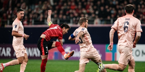 开云注册-有失公允？37岁吴曦斩获中国金球奖，论数据韦世豪不服，球迷热议