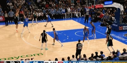 开云账号-生涯第3记3分！杨瀚森无视防守扬手远投命中 3分命中数超越姚明！