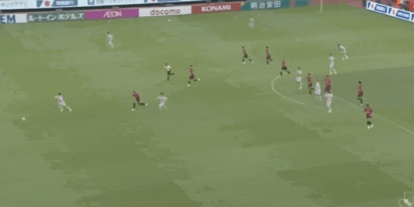 日职联半场：绀野和也屡造险，鹿岛鹿角暂0-0福冈黄蜂